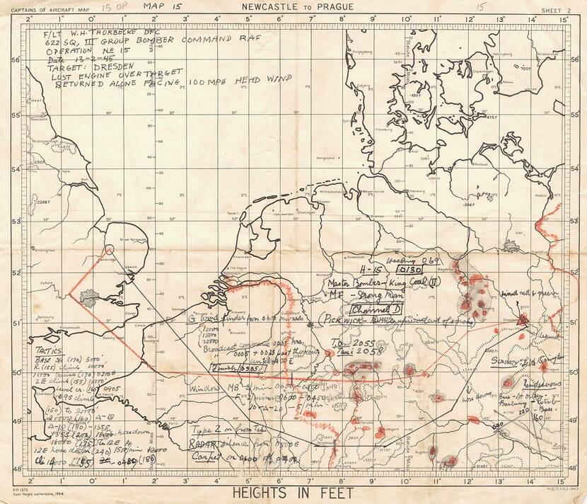 Kaart van Noord-Europa met in rode potloodlijnen de route van Newcastle naar Praag, tevens voorzien van veel aantekeningen in potlood.